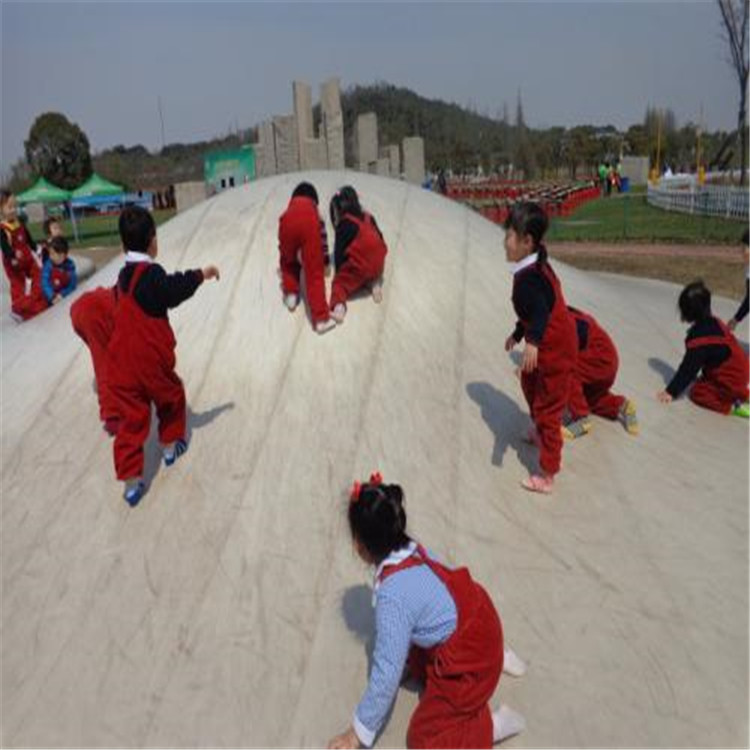 钦州大型公园蹦蹦云